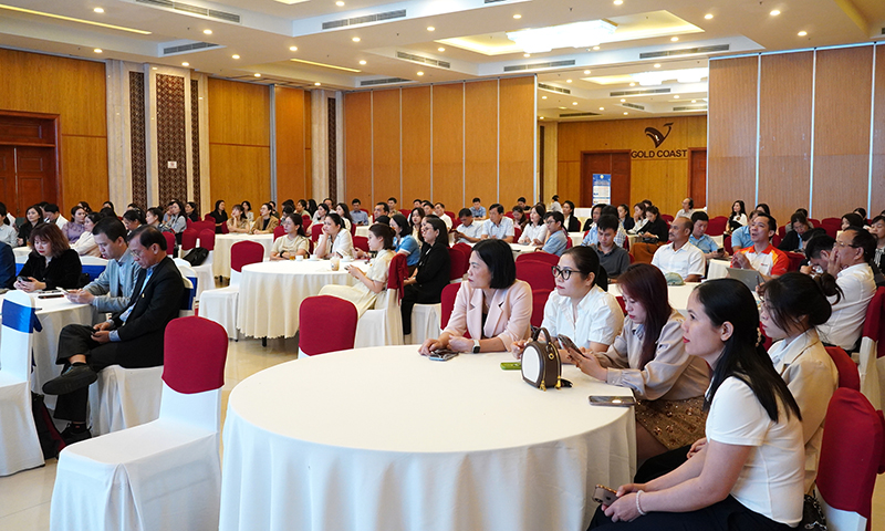 Đại biểu tham dự hội nghị.