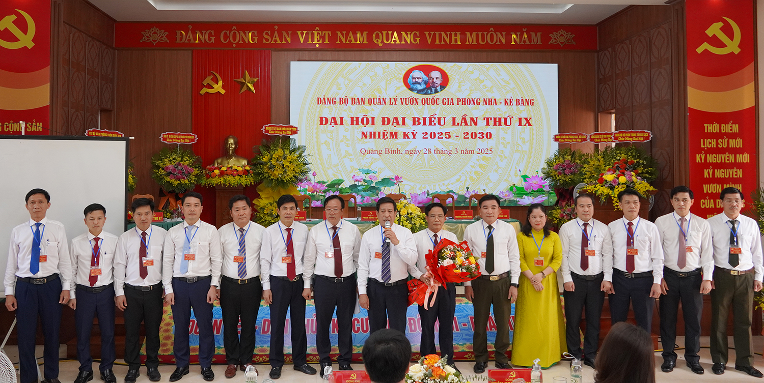 Ban Chấp hành Đảng bộ Ban Quản lý VQG PN-KB nhiệm kỳ mới nhận nhiệm vụ.