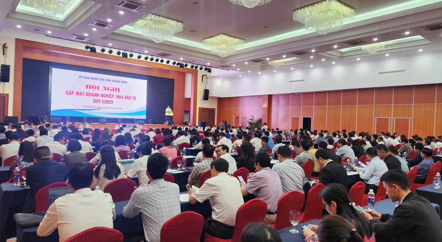 Quang cảnh hội nghị 
