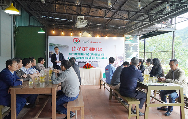 Quang cảnh lễ ký kết.