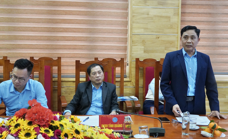 Các đại biểu thảo luận tại hội nghị.