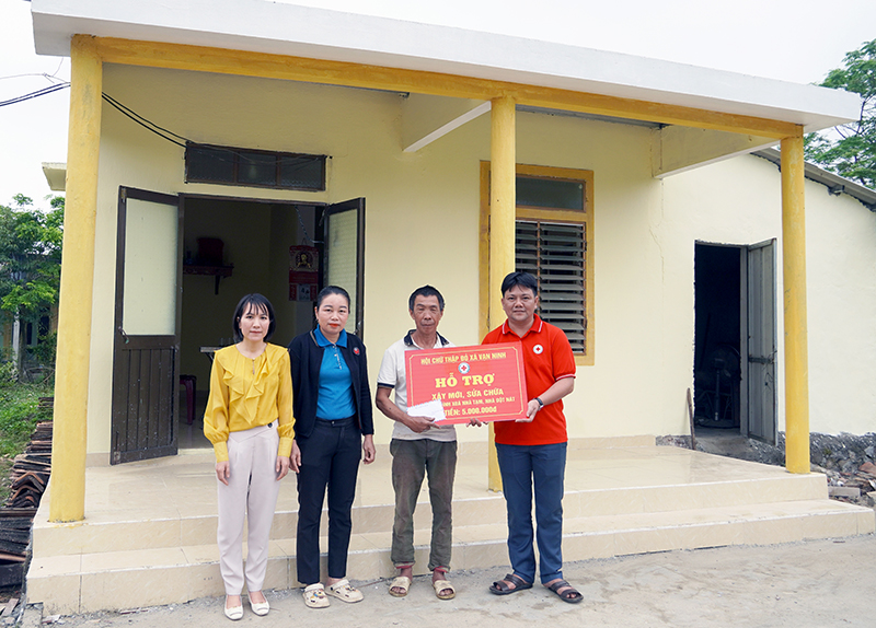 Quyết liệt hoàn thành xóa nhà tạm, nhà dột nát