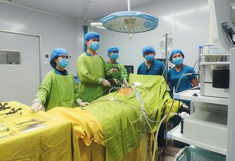 Phẫu thuật cắt ruột thừa thành công cho cụ bà 94 tuổi đảo ngược phủ tạng hiếm gặp