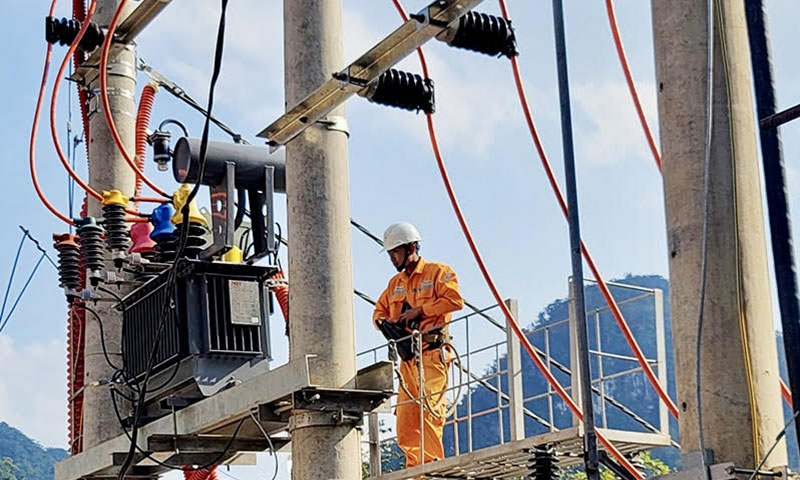 Giải ngân 95% nguồn vốn đầu tư dự án điện lưới hai xã Tân Trạch và Thượng Trạch