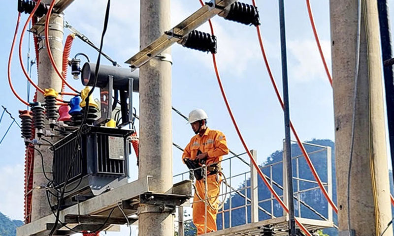 Giải ngân 95% nguồn vốn đầu tư dự án điện lưới hai xã Tân Trạch và Thượng Trạch