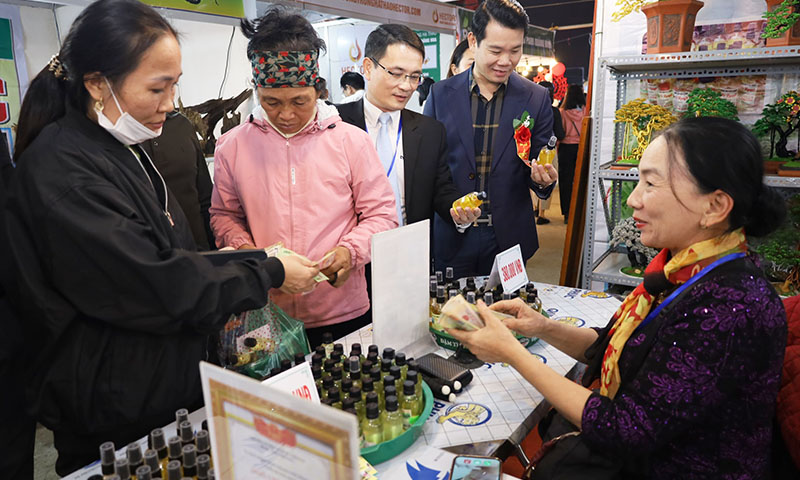 Hỗ trợ tạo mã QR Code để truy xuất nguồn gốc, xuất xứ sản phẩm