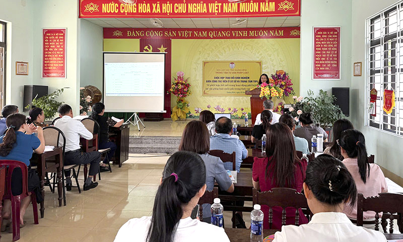 Trao đổi kinh nghiệm trong phổ biến pháp luật về đất đai cho người dân