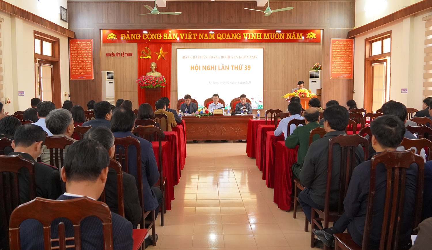 Quang cảnh hội nghị.