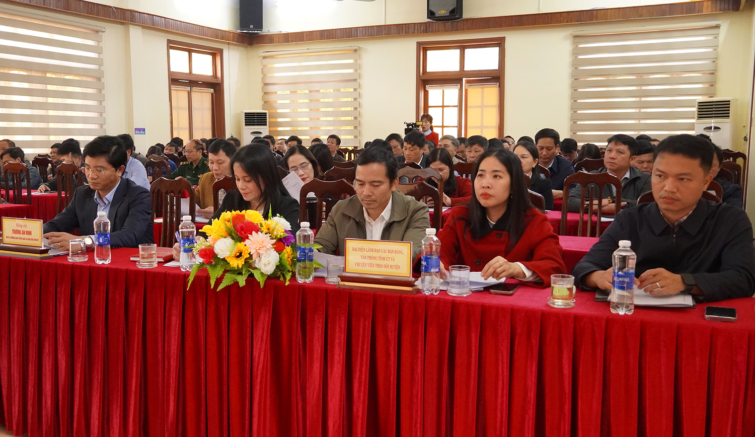 Các đại biểu tham dự hội nghị.