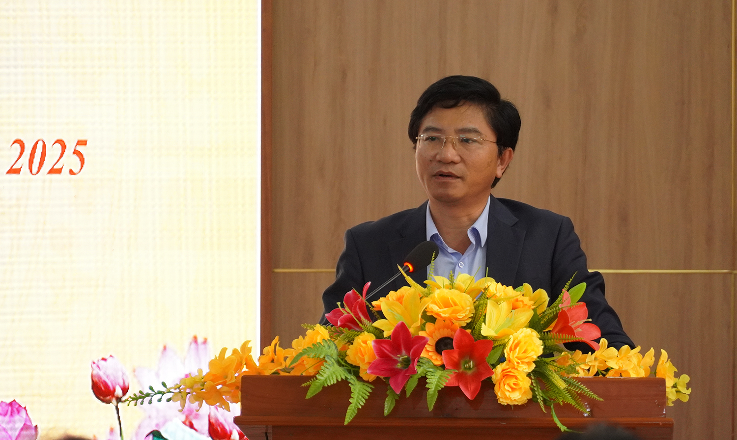 Đồng chí Trương An Ninh, Ủy viên ban Thường vụ, Trưởng ban Tuyên giáo và Dân vận Tỉnh ủy phát biểu tại hội nghị.