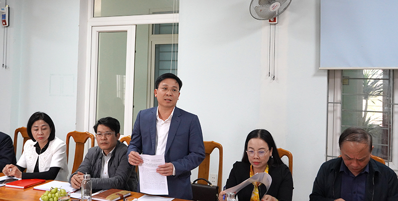 Đại diện đoàn công tác phát biểu tại buổi làm việc.