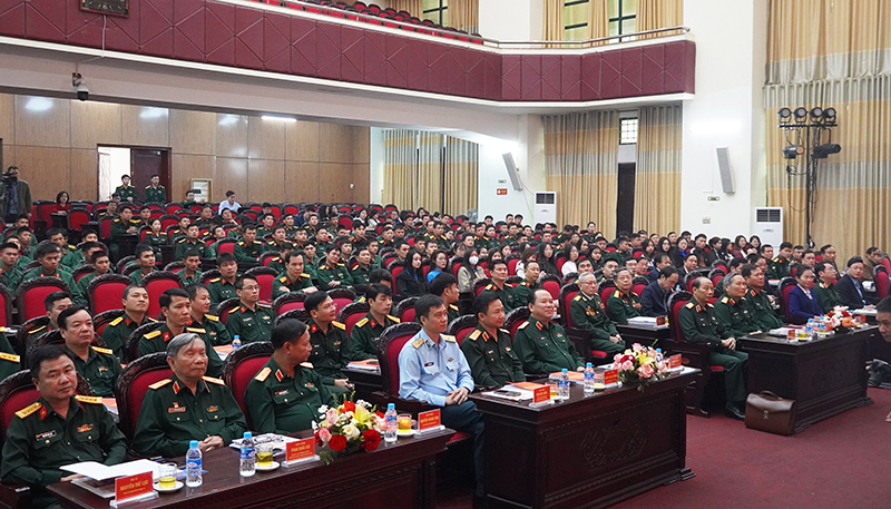 Các đại biểu tham dự hội thảo.