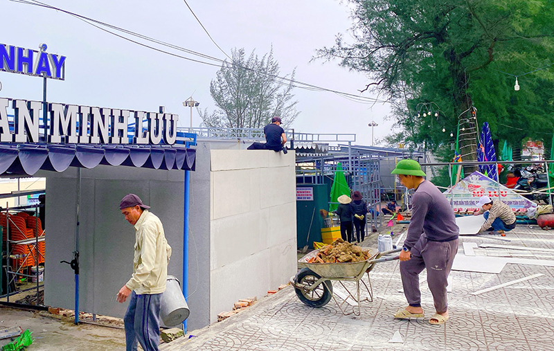 Thành phố đẩy nhanh tiến độ hoàn thành các ki ốt nhà chế biến thực phẩm, giải khát đồng bộ theo mẫu chung.
