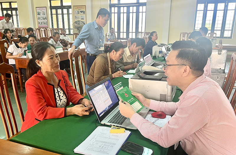 Nhiều chương trình tín dụng chính sách xã hội đã được chuyển đến các hộ nghèo và đối tượng chính sách xã hội.