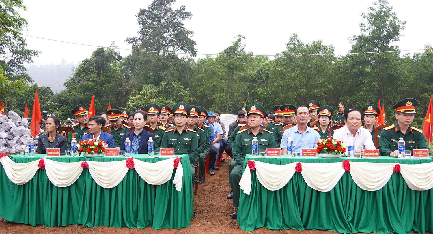Quang cảnh buổi lễ.