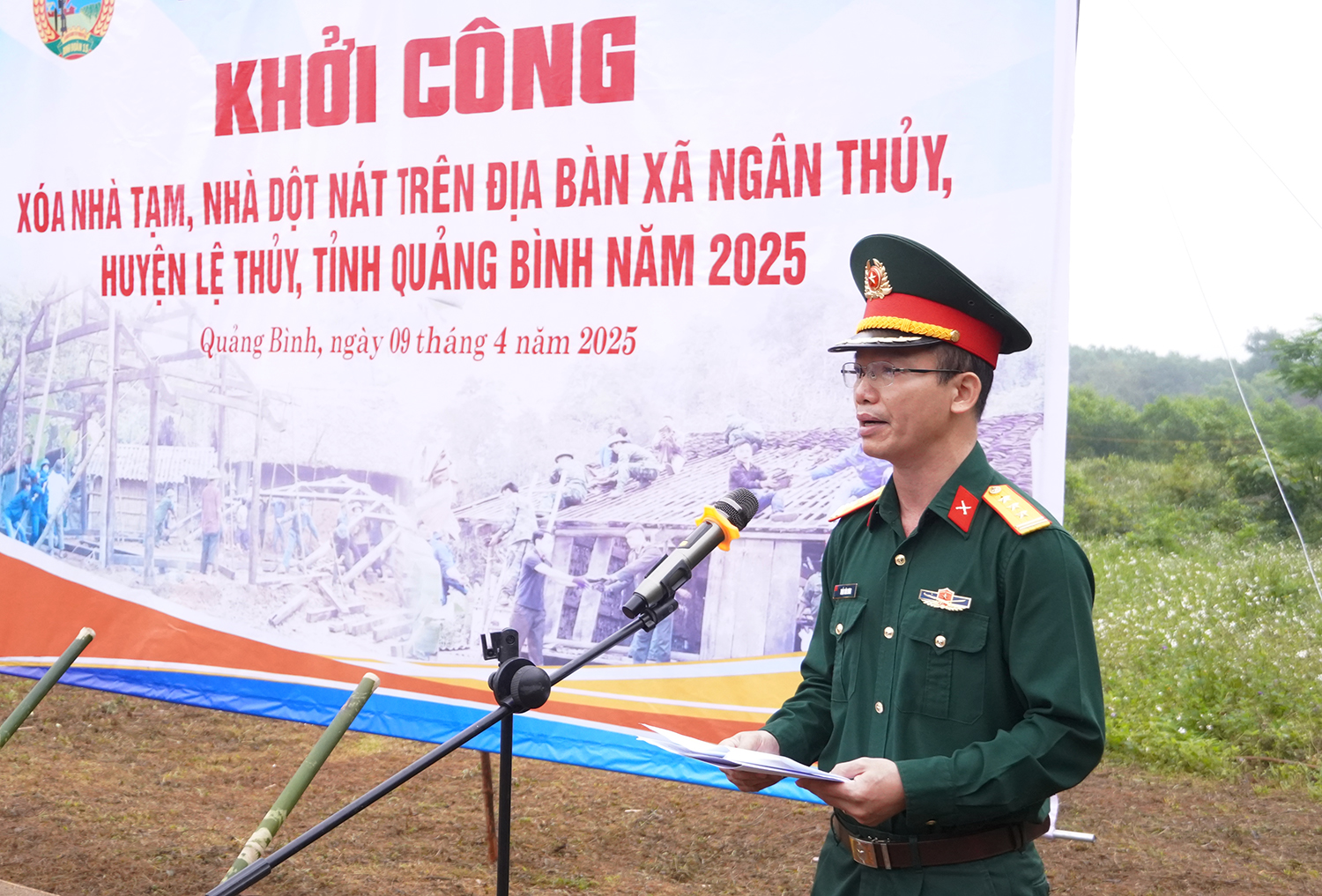 Đại diện Chỉ huy Đoàn KT-QP 79 phát biểu tại buổi lễ.