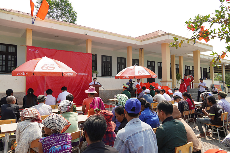 Quang cảnh lễ khai trương.