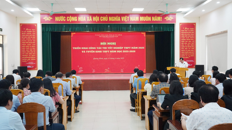 Toàn cảnh hội nghị.
