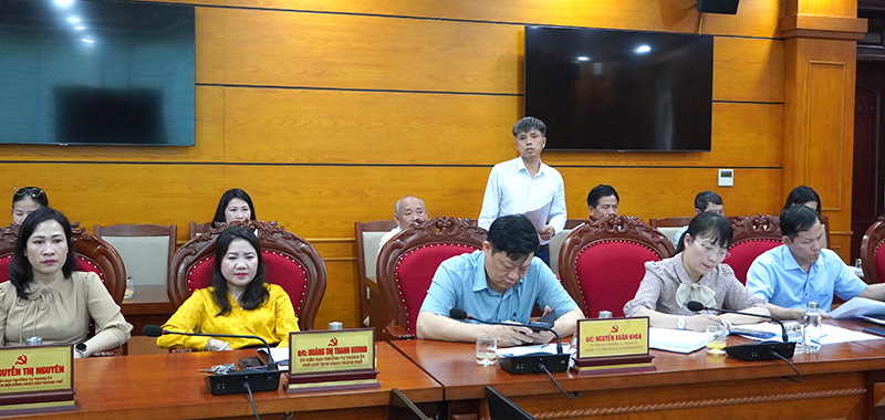 Các đại biểu tham gia ý kiến.