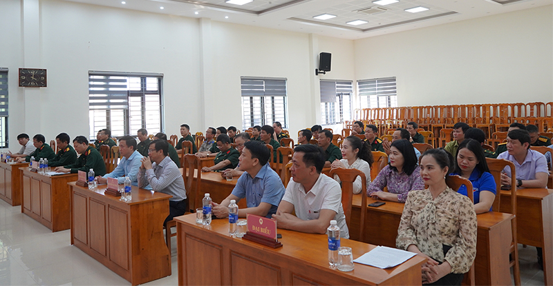 Các đại biểu tham dự hội nghị.