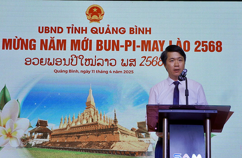 Đại diện Văn phòng UBND tỉnh phát biểu tại buôi gặp mặt.