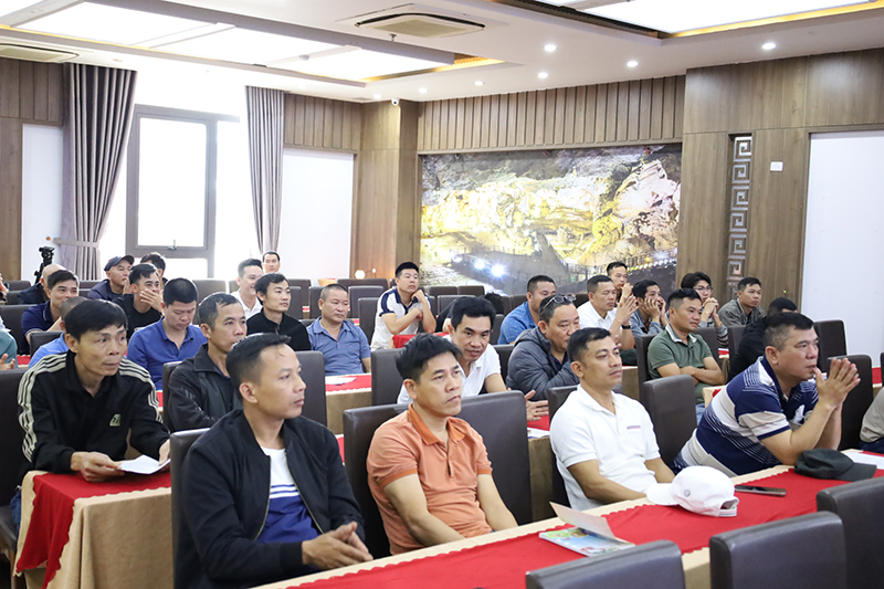 Tham gia lớp tập huấn học viên đến từ các doanh nghiệp vận tải du lịch trên địa bàn tỉnh. 
