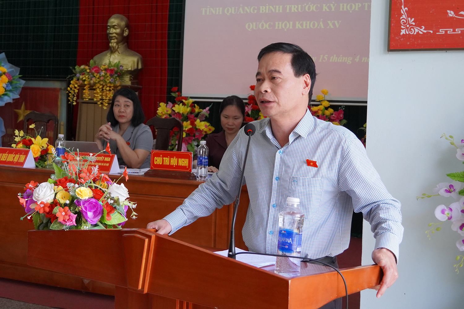 Đại biểu Quốc hội tiếp thu, giải trình một số kiến nghị của cử tri.