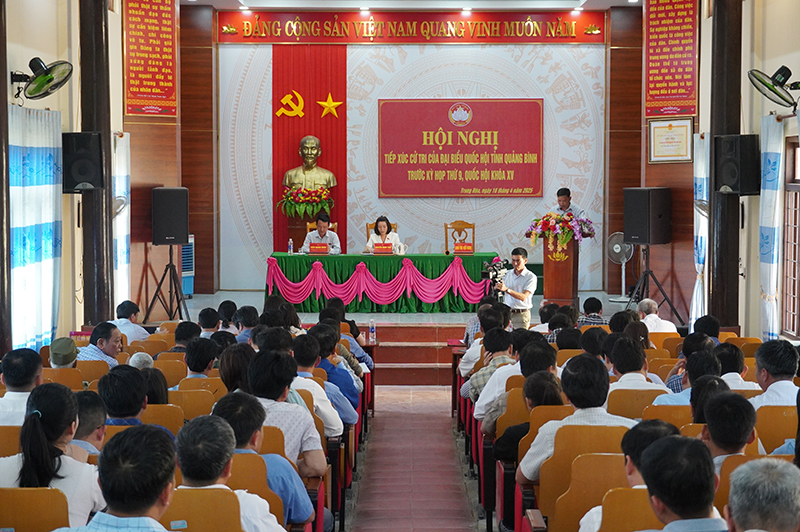 ĐBQH tỉnh tiếp xúc với cử tri huyện Minh Hóa trước kỳ họp thứ 9, Quốc hội khóa XV.