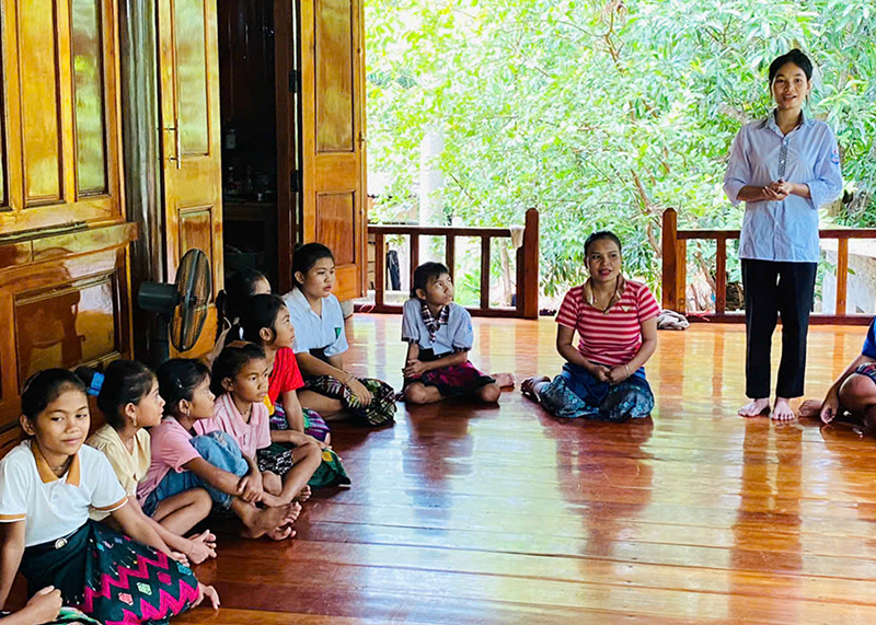 Một buổi sinh hoạt của CLB “Thủ lĩnh của sự thay đổi” ở xã Trọng Hóa.