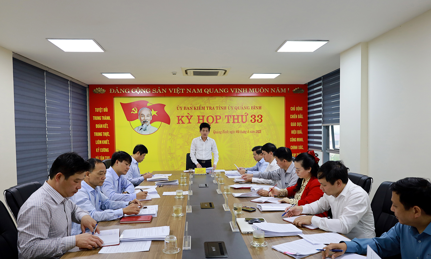 Đồng chí Chủ nhiệm UBKT Lê Văn Bảo chủ trì các kỳ họp.