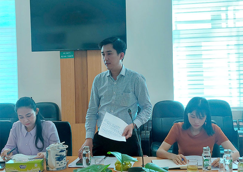 Đại biểu phát biểu tại phiên họp