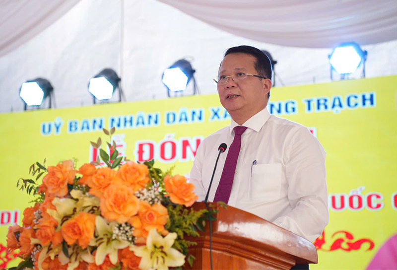 Đại diện lãnh đạo huyện Bố Trạch phát biểu tại buổi lễ.
