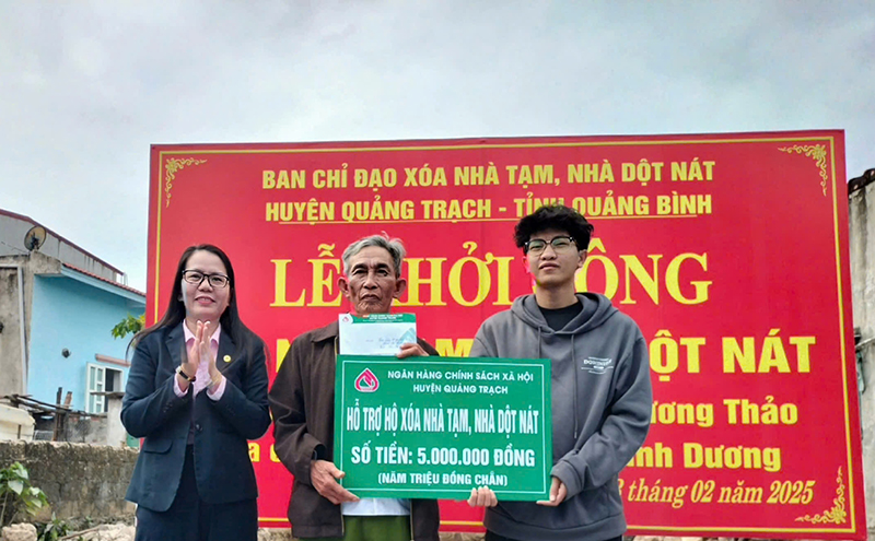 Nhiều hoàn cảnh khó khăn được Ngân hàng Chính sách xã hội hỗ trợ kinh phí xóa nhà tạm, nhà dột nát.