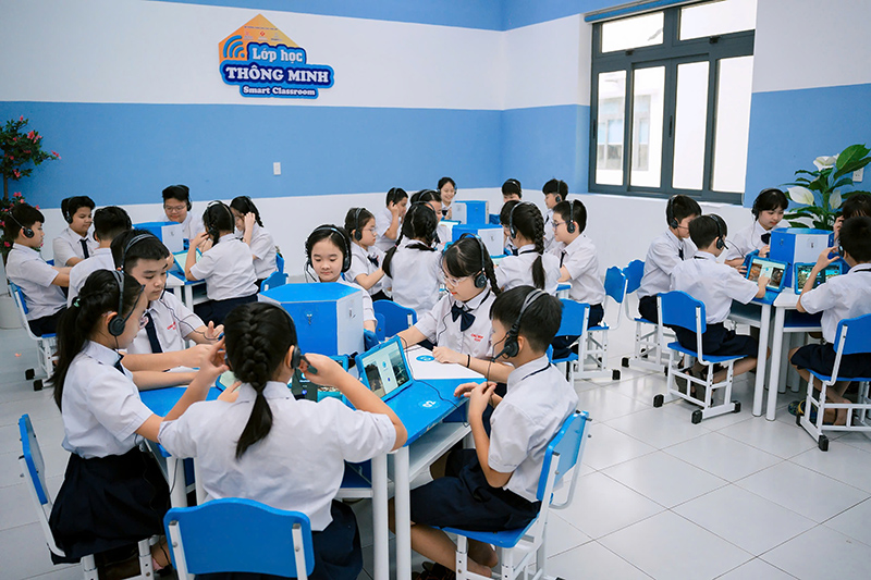 Chuyển đổi số đang được ứng dụng mạnh mẽ trong ngành giáo dục.