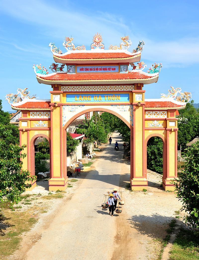 Cổng làng Hạ Thôn (Quảng Tân, Ba Đồn).