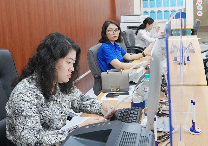 Tỉnh Quảng Bình nỗ lực triển khai các giải pháp nâng cao tỷ lệ hồ sơ trực tuyến.