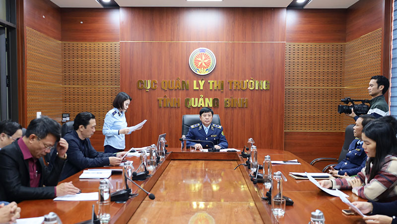  Hội đồng tiêu hủy Cục QLTT tỉnh (nay là Chi cục QLTT) họp triển khai phương án tiêu hủy hàng hóa vi phạm.