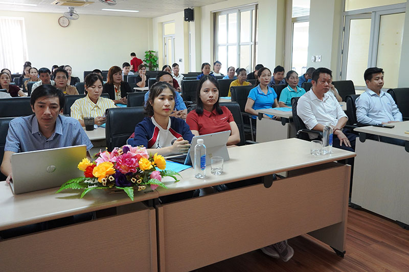 Các học viên tham gia buổi tập huấn
