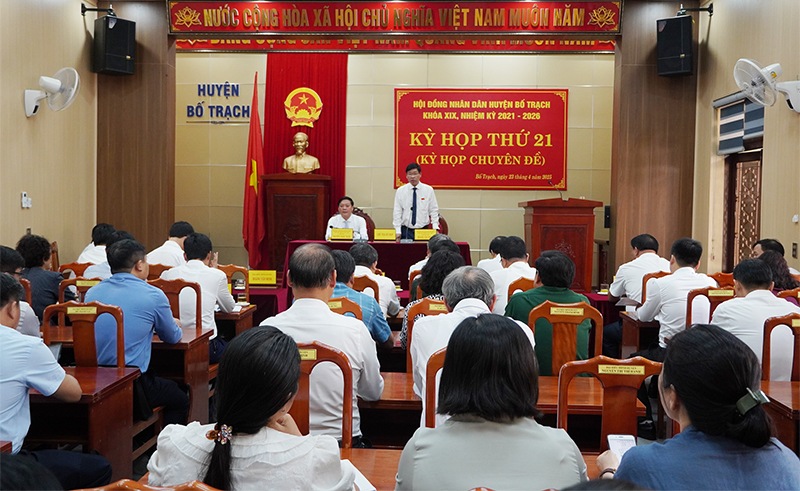  Quang cảnh kỳ họp.
