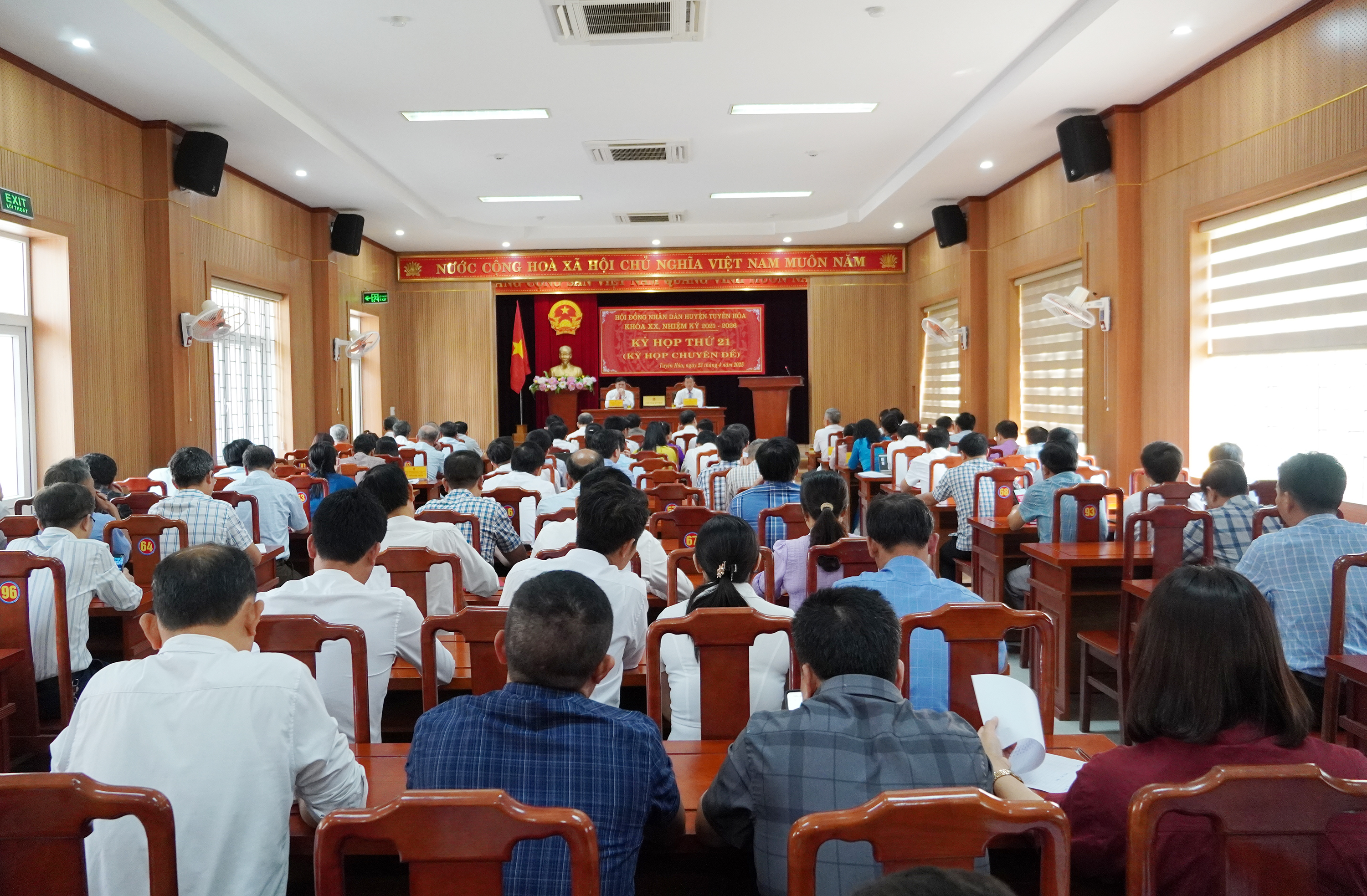 Quang cảnh hội nghị.