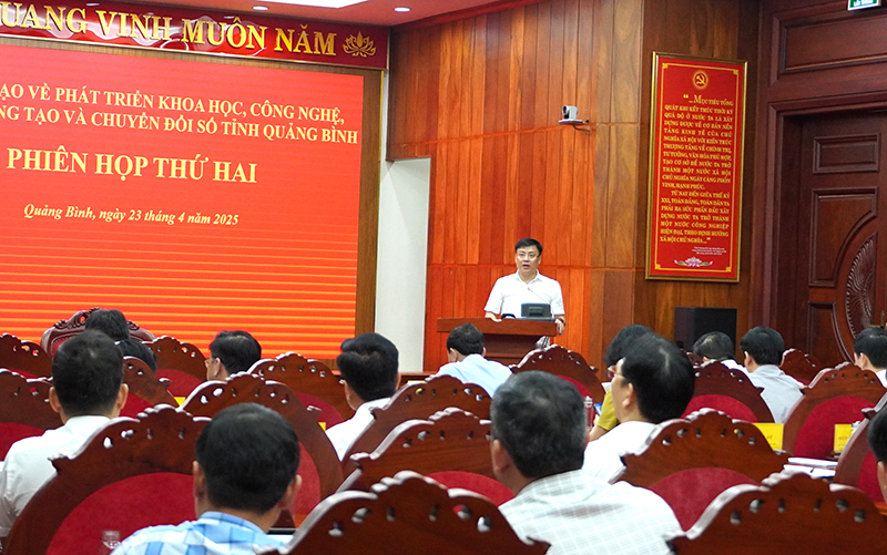 Đại biểu tham gia ý kiến.