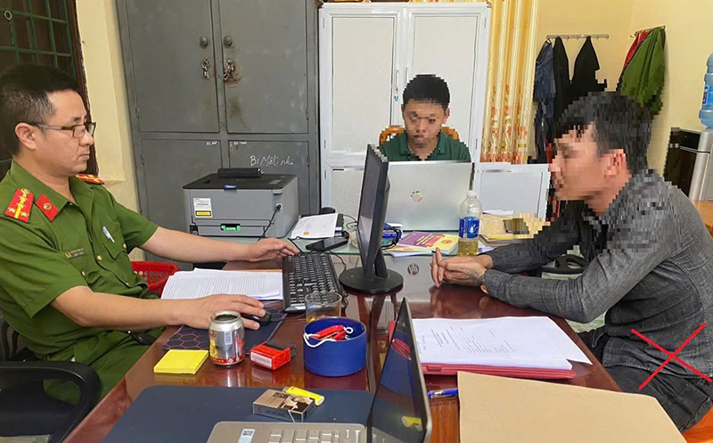 Công an tỉnh xử phạt Trần Thanh L. do có hành vi sử dụng tài khoản mạng xã hội facebook đăng tải nội dung sai sự thật.
