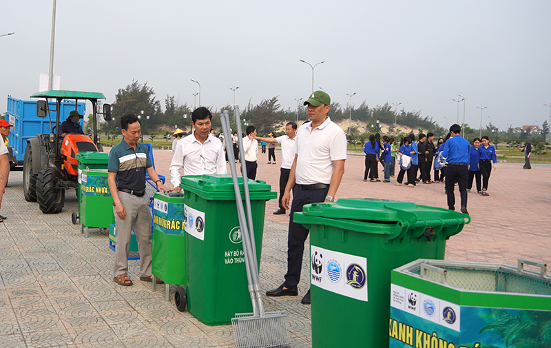 Ra mắt mô hình nâng cao hiệu quả thu gom rác thải nhựa do Tổ chức WWF tại Việt Nam tài trợ.