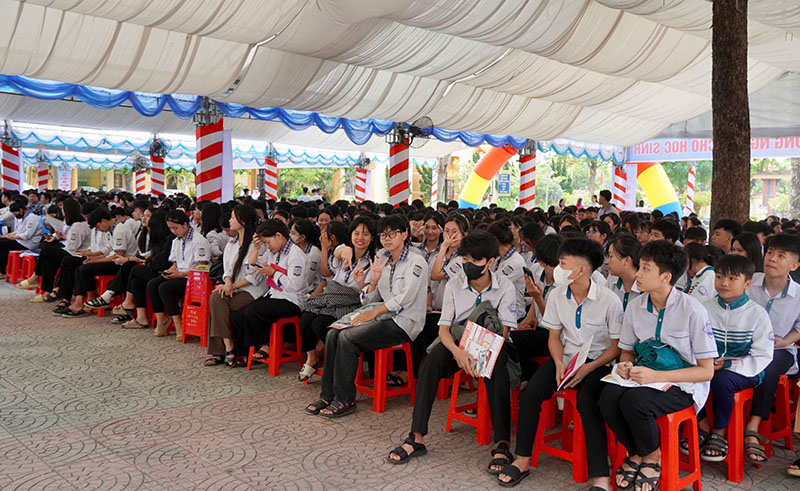 Ngày hội thu hút hơn 1.200 học sinh tham gia.