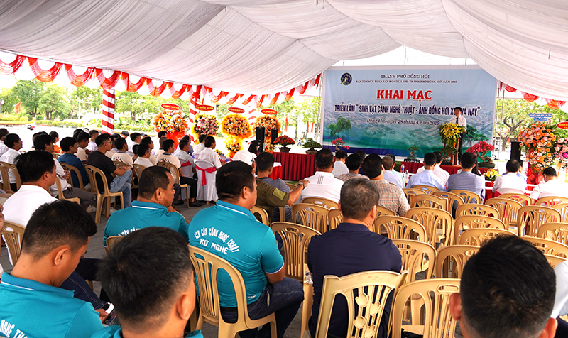 Lễ khai mạc không gian triển lãm “Sinh vật cảnh nghệ thuật- ảnh Đồng Hới xưa và nay”.
