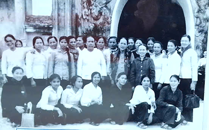 Hội Liên hiệp Phụ nữ tỉnh tại hội nghị tổng kết phong trào phụ nữ khu 4 năm 1973.