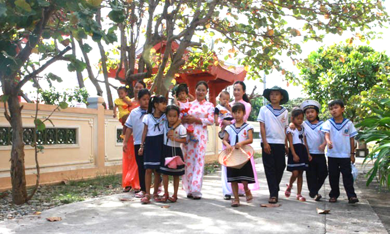 Nhân dân huyện đảo Trường Sa lớn trong những ngày tháng Tư lịch sử năm 2012. Ảnh: Thanh Vũ/TTXVN