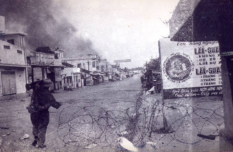 17 giờ 15 phút, ngày 26/4/1975, trận mở màn Chiến dịch Hồ Chí Minh lịch sử, giải phóng Long Thành (Đồng Nai). Đến chiều 27/4/1975, Long Thành sạch bóng quân thù.