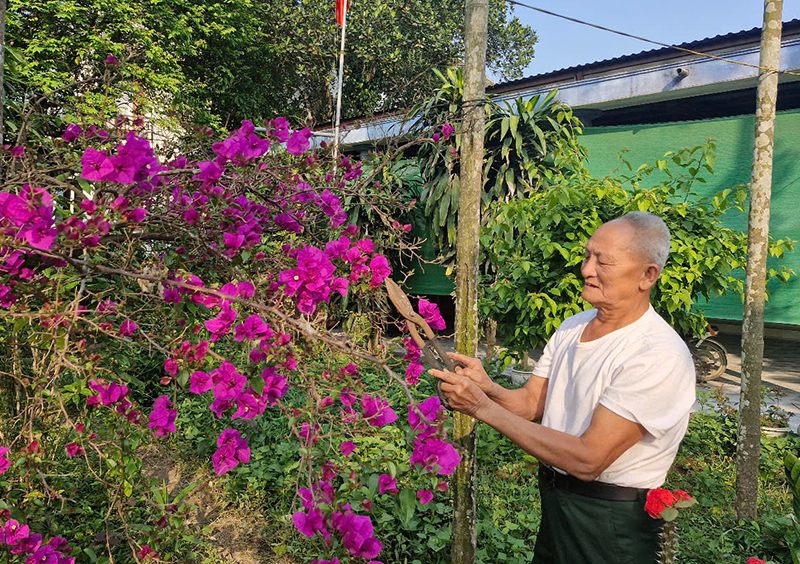 Ông Nguyễn Hữu Thọ bình dị trong cuộc sống đời thường.