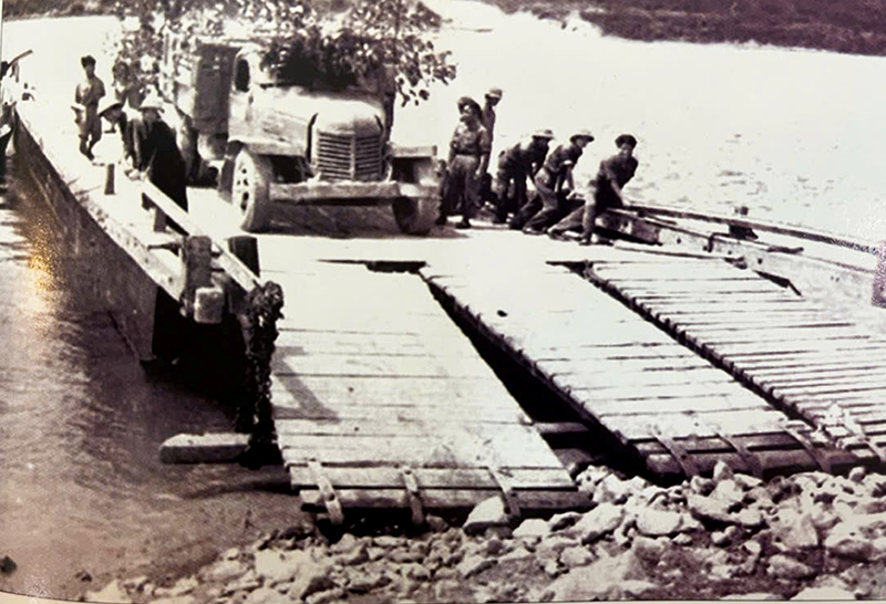 Trong kháng chiến chống Mỹ, phà Quán Hàu là điểm trung chuyển người, hàng hóa vào miền Nam.        Ảnh: Tư liệu
